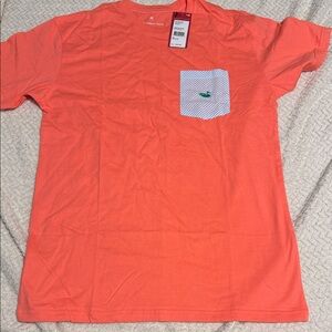Men’s medium Southern Tide Coral Short Sleeve Tee with Striped Pocket